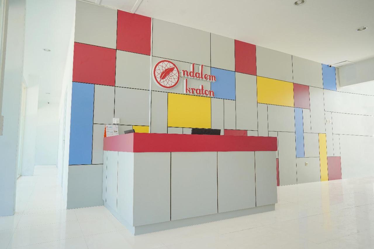 Ndalem Kraton Hotel シドアルジョ エクステリア 写真