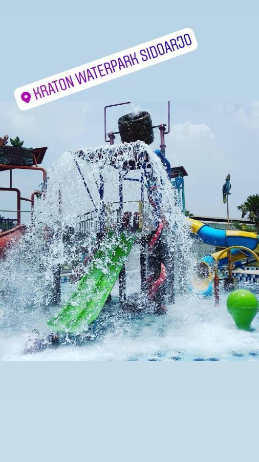 Ndalem Kraton Hotel シドアルジョ エクステリア 写真